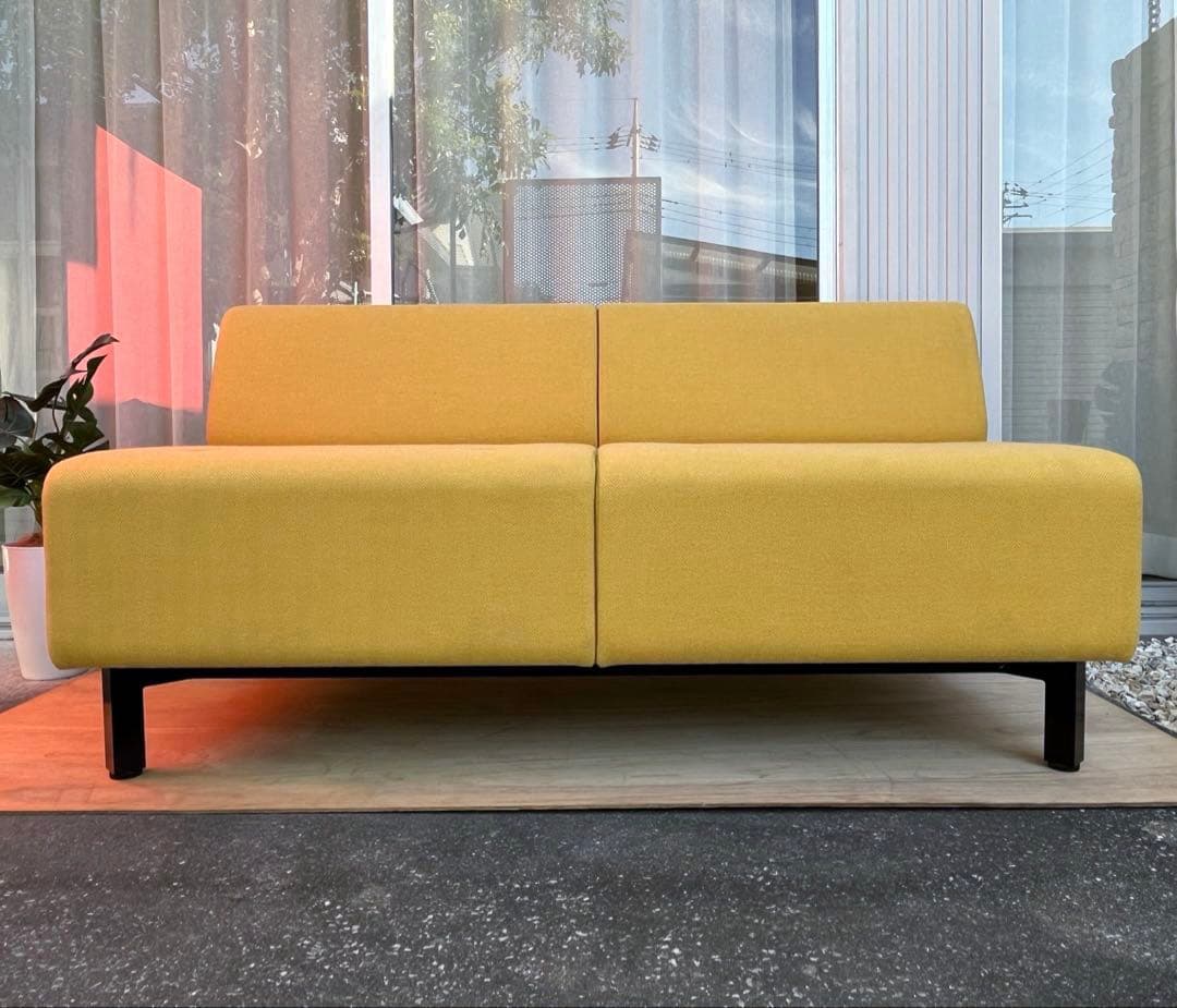 モダンスタイル　2Sソファ　ミッドセンチュリー　北欧スタイル　イエロー　2人掛け