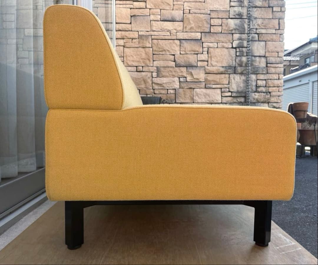 モダンスタイル　2Sソファ　ミッドセンチュリー　北欧スタイル　イエロー　2人掛け