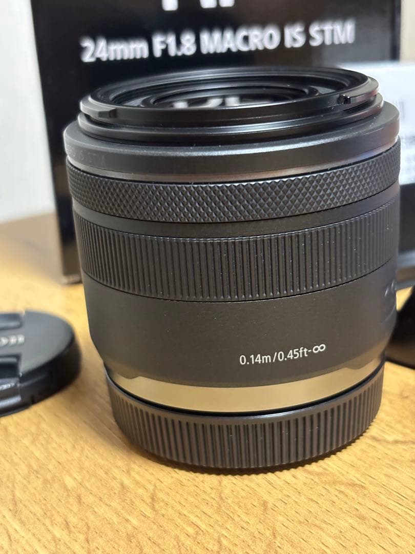 Canon RF 24mm F1.8 MACRO IS STM レンズ