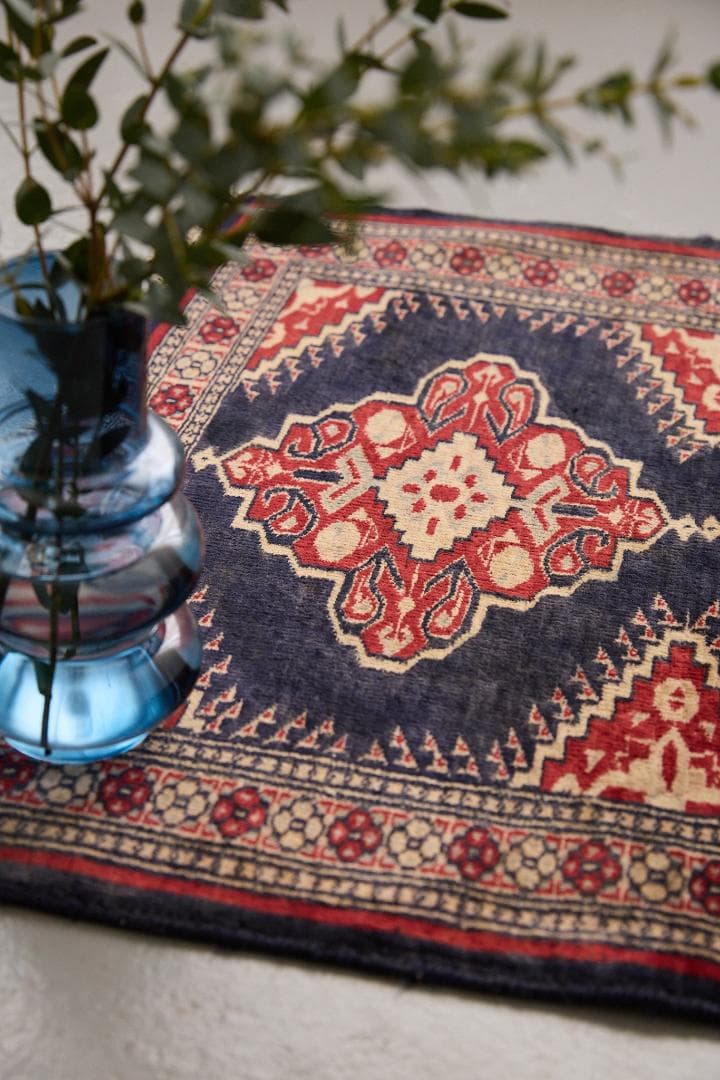 ヴィンテージラグ　トライバルラグ　パキスタン産（125×62cm）紺　赤　黒