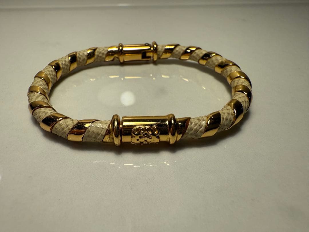 ロエベLOEWE ビンテージ バングル 革巻き 金 ゴールド 白　ホワイト