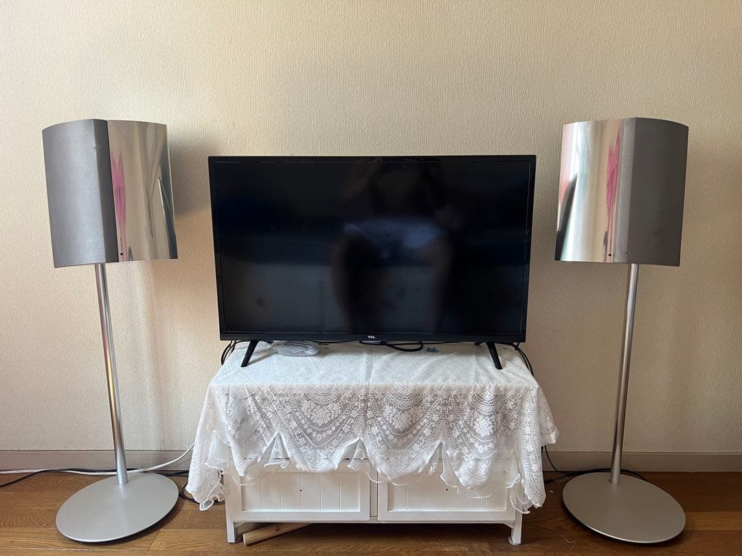 BeoLab 4000スピーカー（スタンド付き）