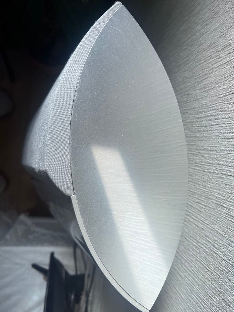 BeoLab 4000スピーカー（スタンド付き）