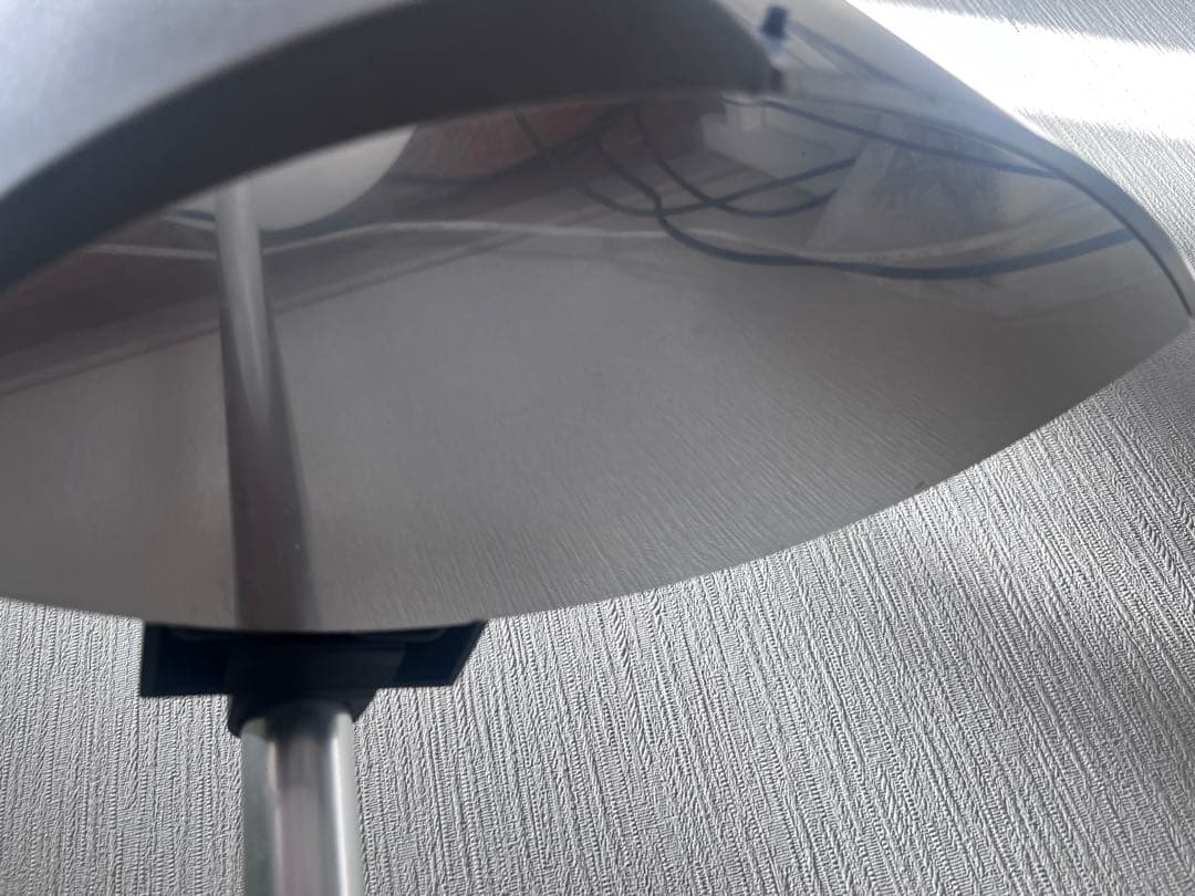 BeoLab 4000スピーカー（スタンド付き）