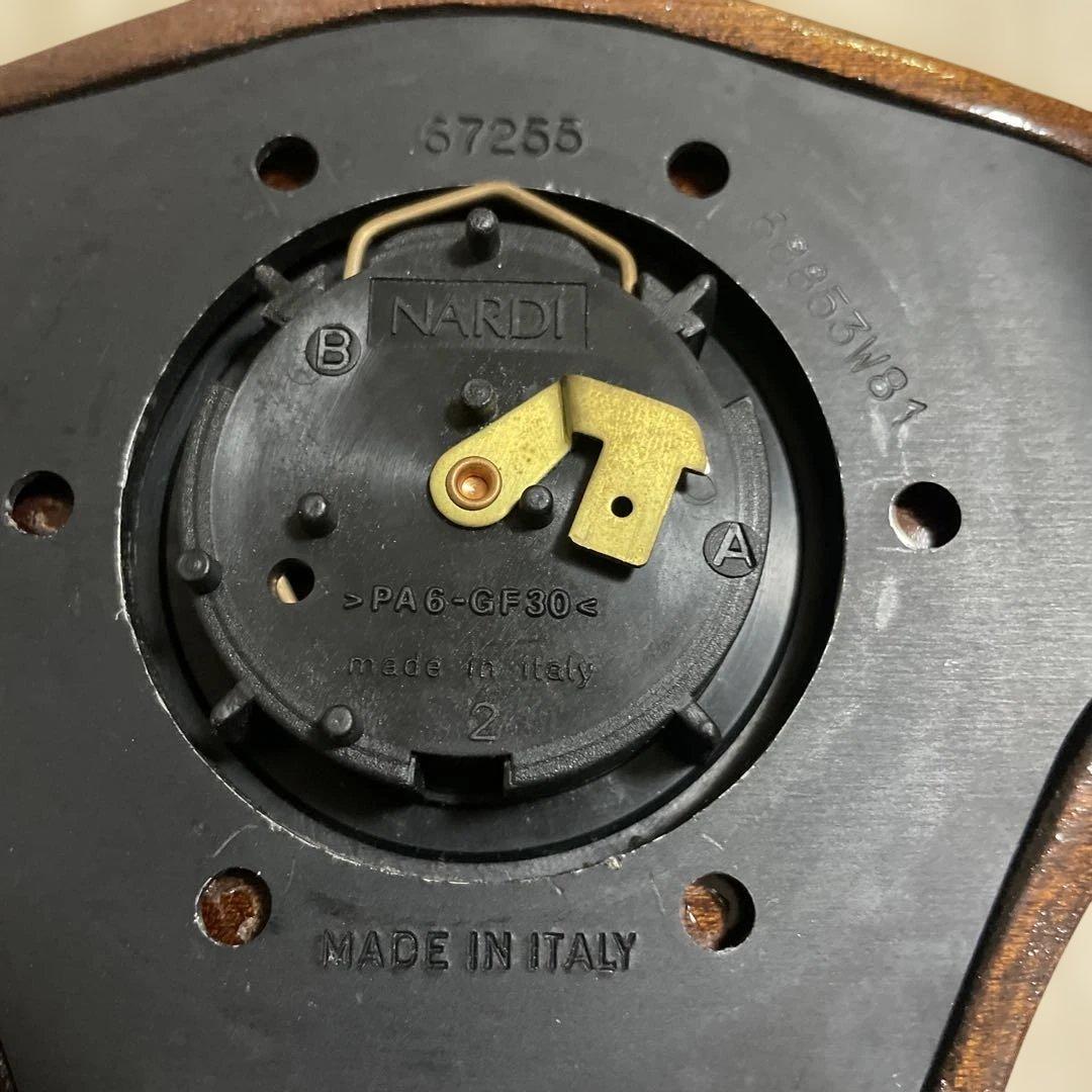 【ナルディ 】ウッドステアリング　即日発送　送料無料❗️