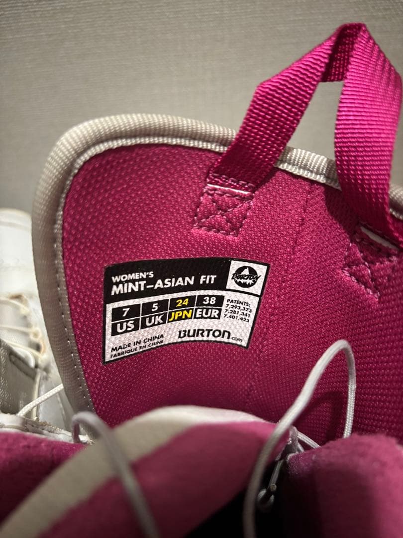 BURTON スノーボードブーツ ホワイト/ピンク　24cm