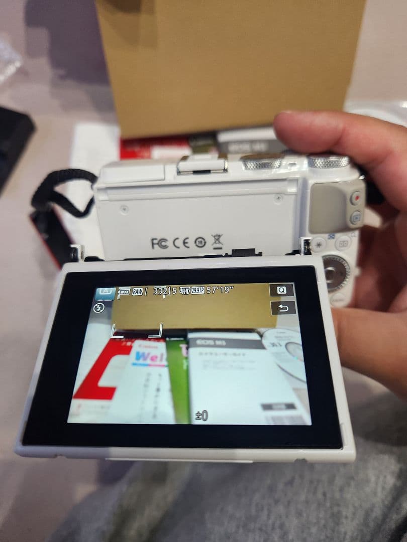 Canon EOS M3 ミラーレス一眼カメラ キャノンデジカメ