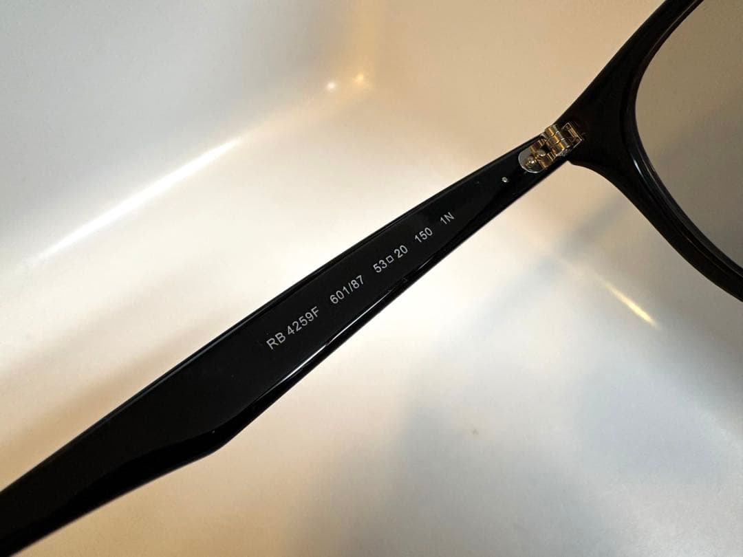 祭日限定特価！24時まで！レイバンサングラス　RB4259F ライトカラーレンズ