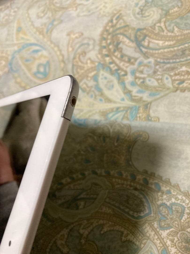 アップル iPad 第6世代 128GB シルバー　セルラーSIMフリー