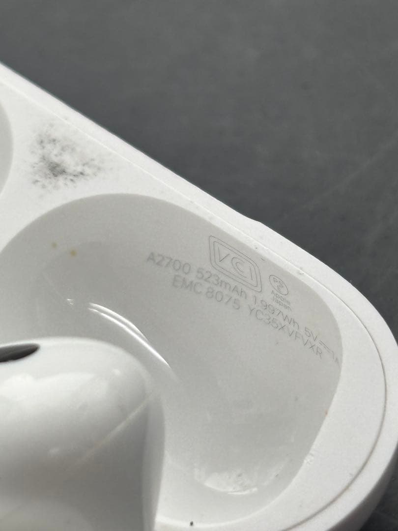 j*6様 A17833 AirPods pro 第2世代 A2698/2699/