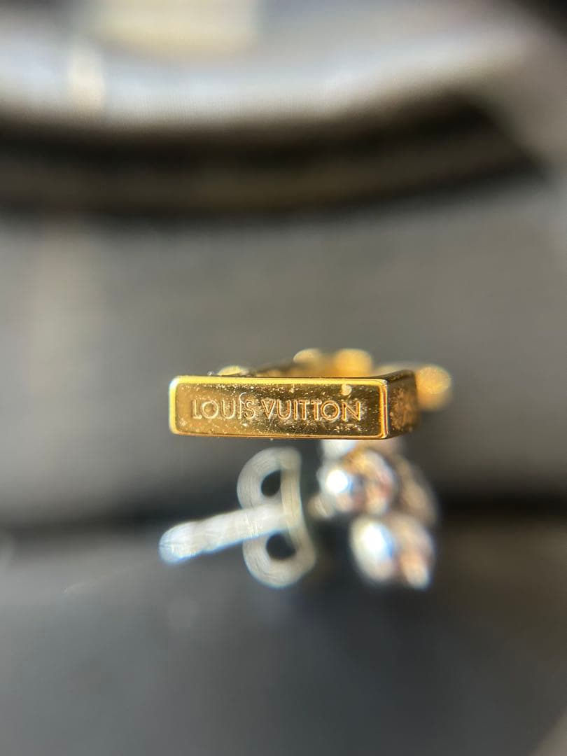 て*ず様 Louis Vuitton ロゴピアス(片耳用)
