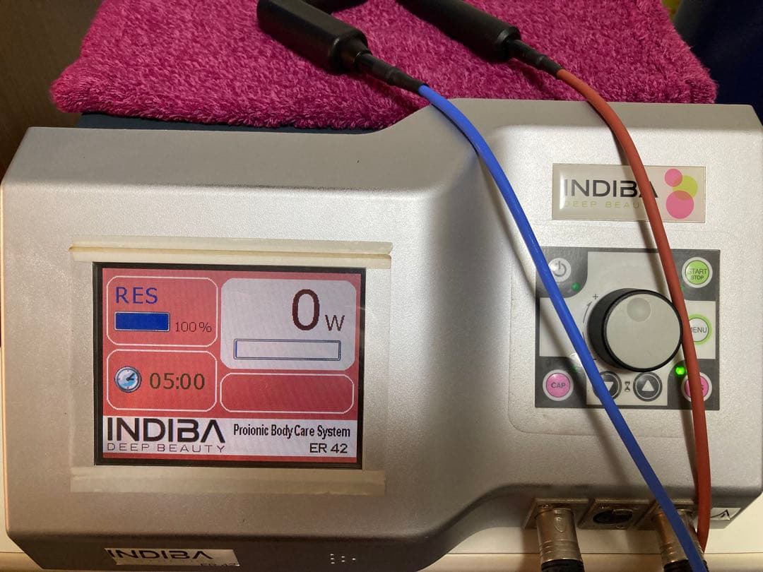 INDIBA ER 42 インディバ　100w 専用ケース付き