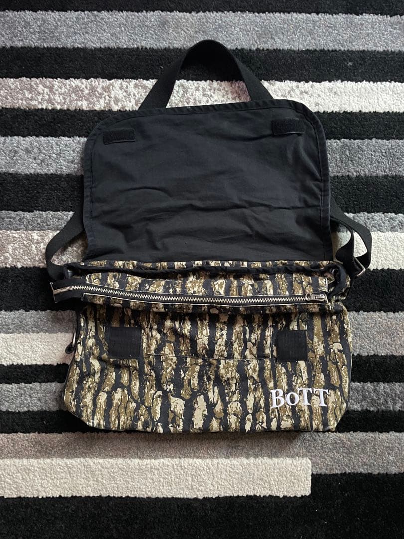 バッグ BoTT washed shoulder bag Washed Camo