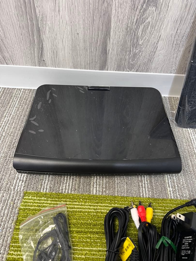 美品　レボリューション 10インチ　子供　ブルーレイDVDポータブルプレイヤー