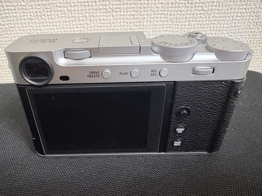 【即購入OK】Fujifilm X-E5 シルバー　ボディのみ