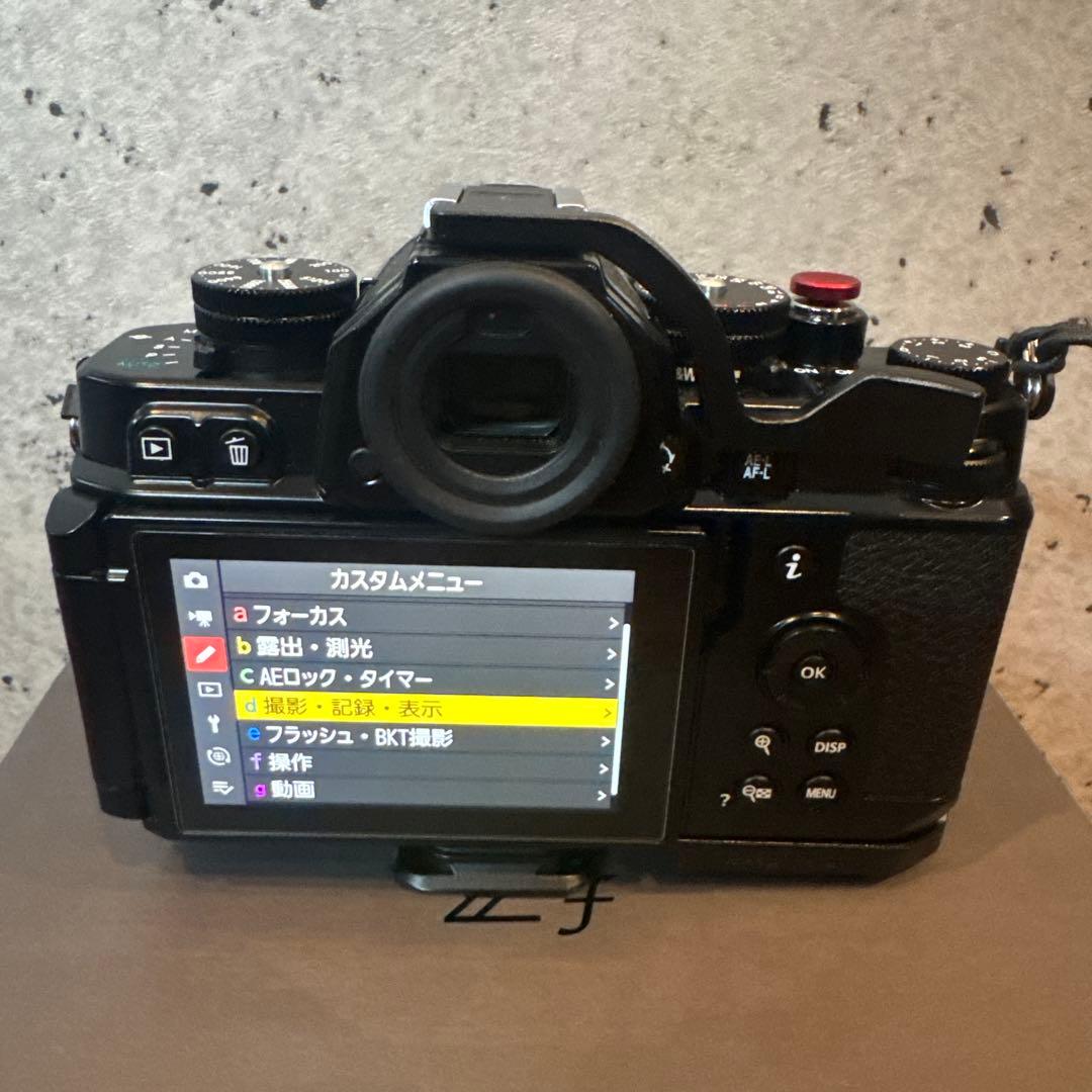 Nikon Zf ミラーレスカメラ ボディ　サムレスト　ソフトレリーズ付