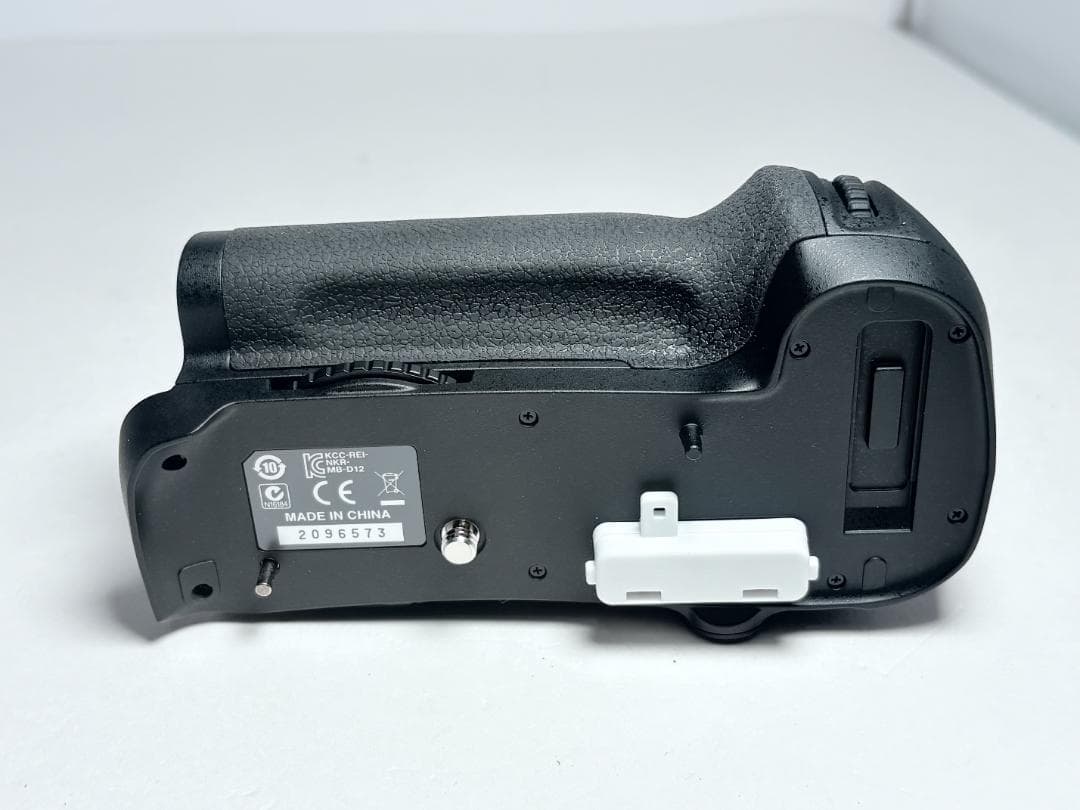 新品級 ニコン MB-D12 マルチパワーパック