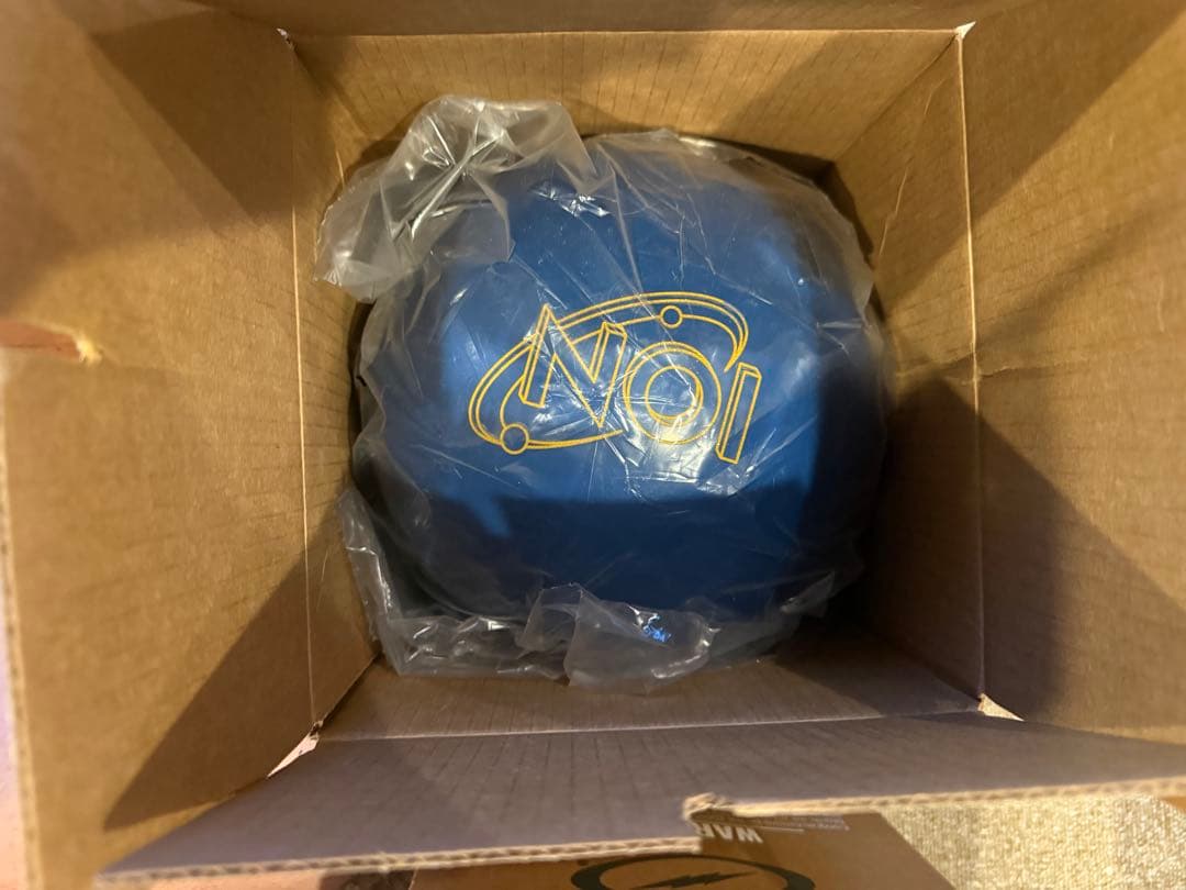 ボウリングボール　ストーム　アイオンプロソリッド15P新品