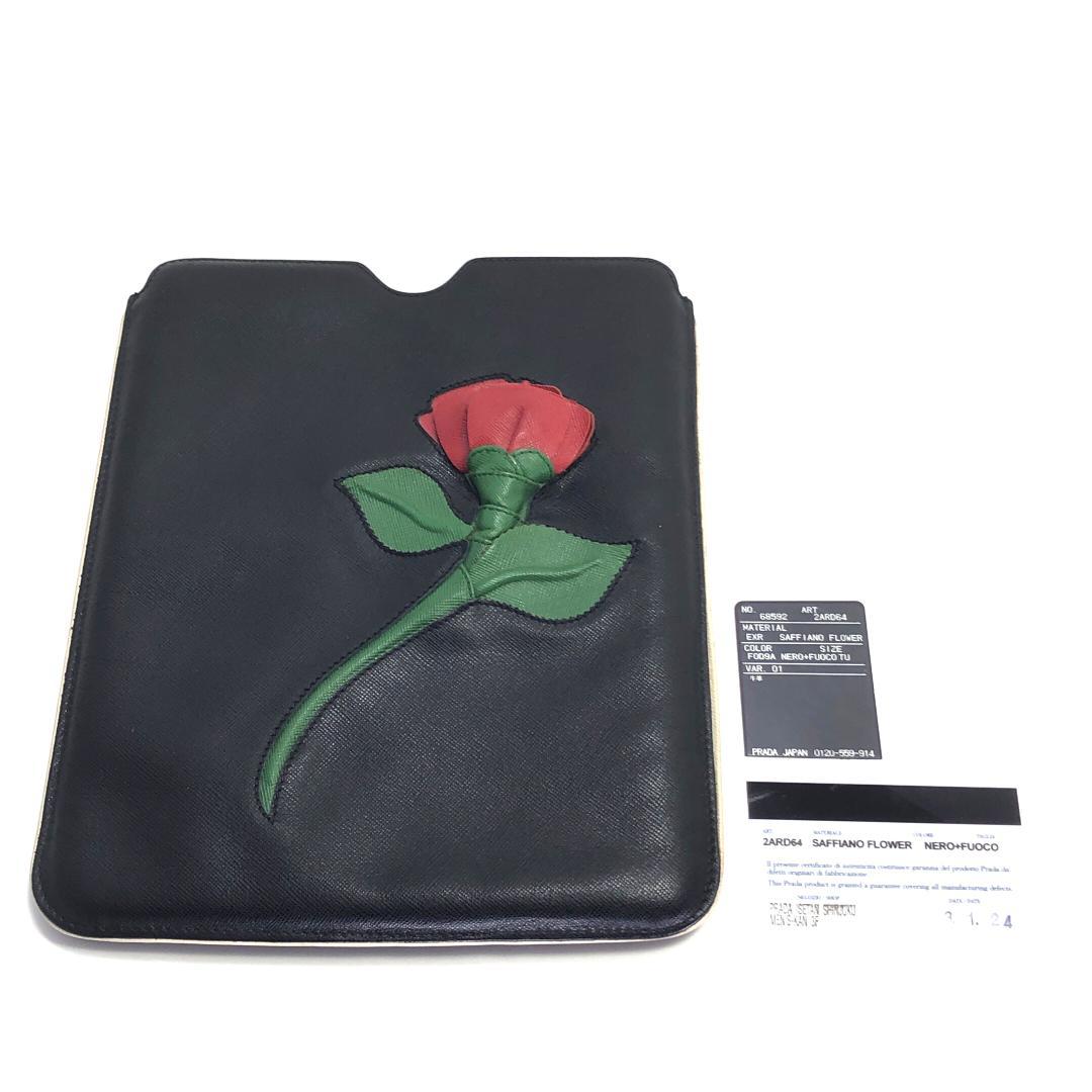 【美品・カード付き】プラダ／サフィアーノ iPadケース 2ARD64