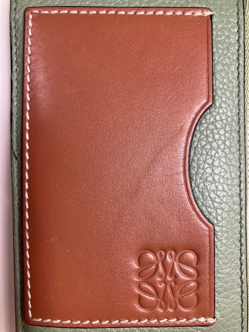 タ*マ様 LOEWE レザー ケース 緑茶色【おまけ付】