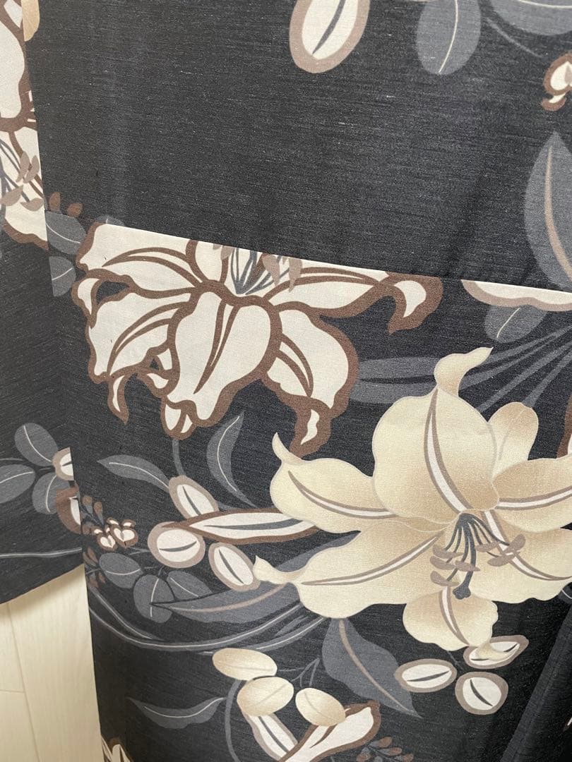 撫松庵　浴衣　花柄　ブラック系