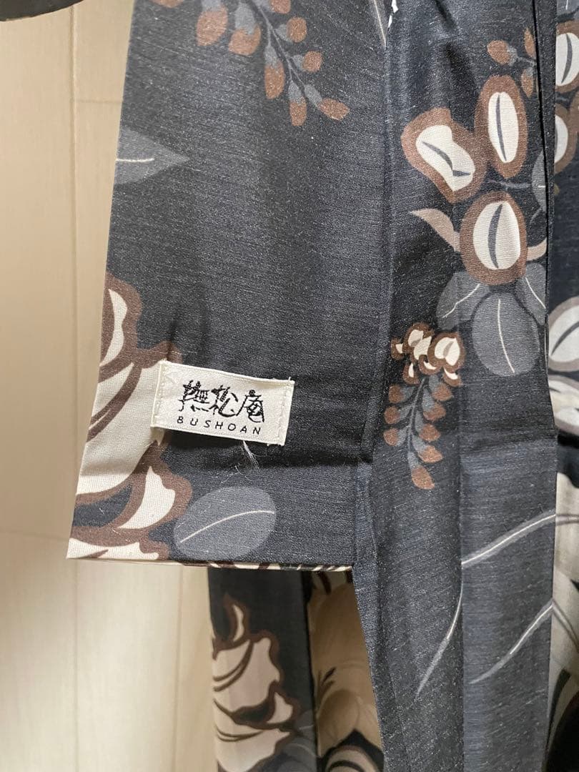 撫松庵　浴衣　花柄　ブラック系