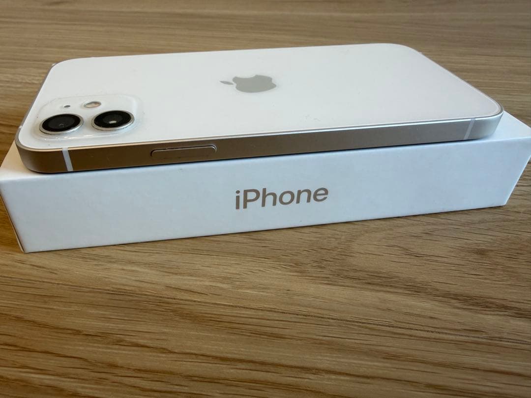 Apple iPhone 12 64GB ホワイト SIMフリー