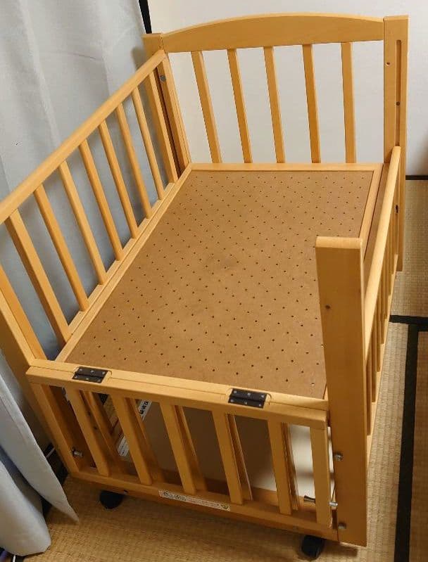 【ポン太】ヤマサキ　ツーオープンミニベッド　ベビーベッド　b-side