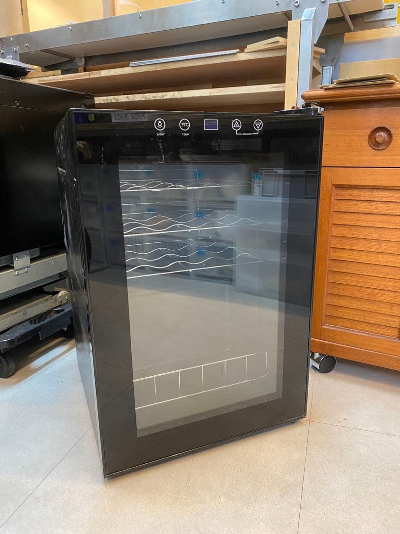 コンプレッサー方式 21本ワインセラー SI-02 (2022年製)