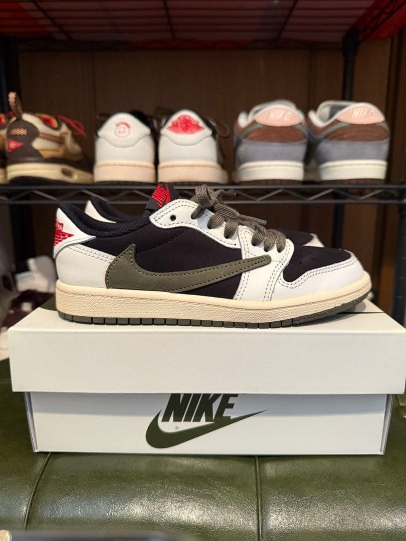 ナイキ　エアジョーダン1 トラヴィススコット　20cm