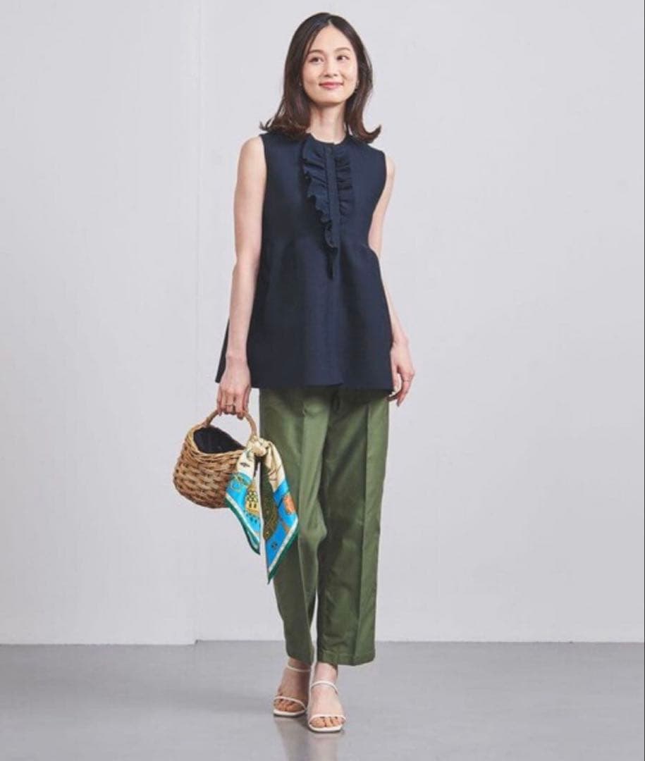 UNITED ARROWS P イレギュラーフリル ベスト　ネイビー 新品✨