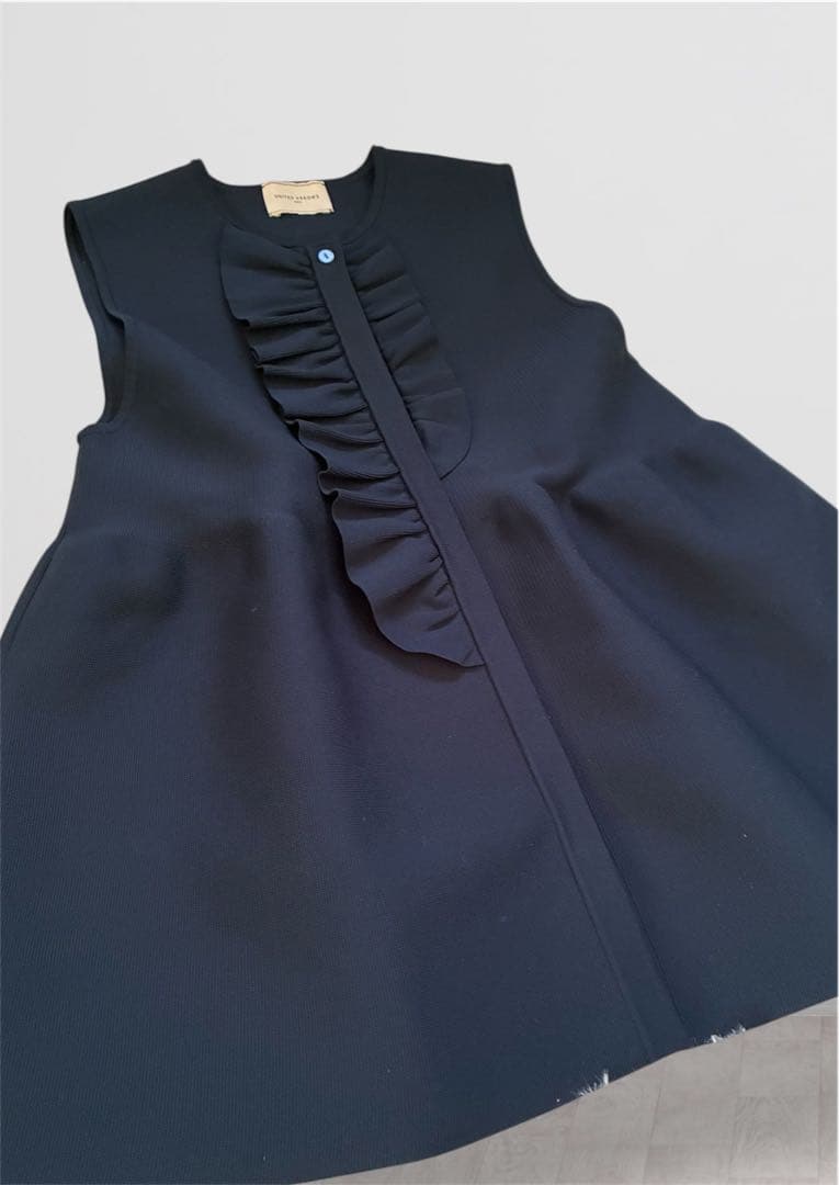 UNITED ARROWS P イレギュラーフリル ベスト　ネイビー 新品✨