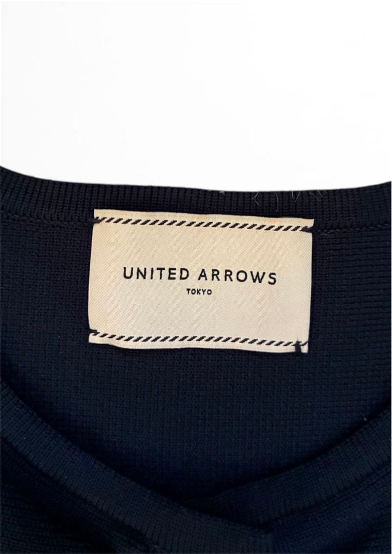 UNITED ARROWS P イレギュラーフリル ベスト　ネイビー 新品✨