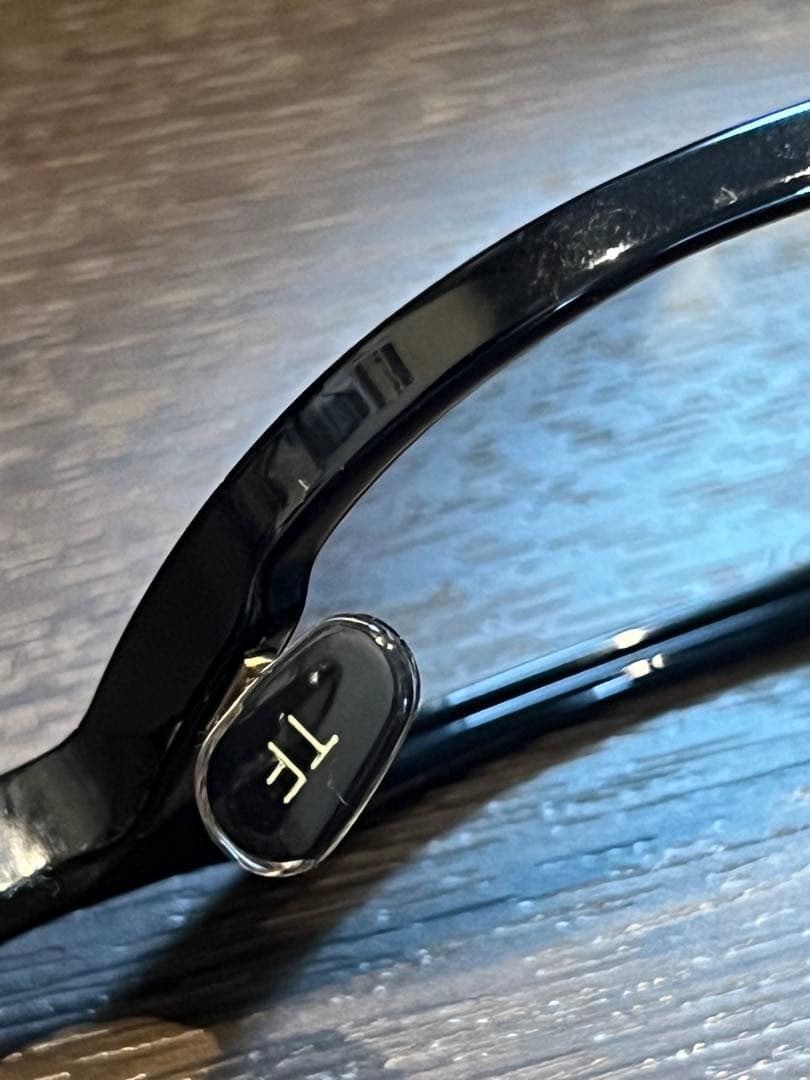 TOM FORD サングラス FT1040-D ウェリントン型