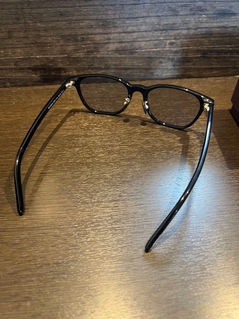 TOM FORD サングラス FT1040-D ウェリントン型