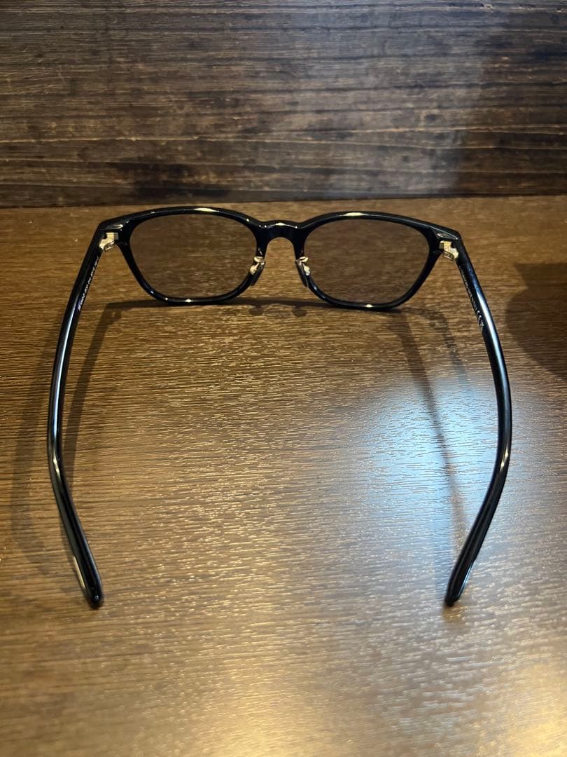 TOM FORD サングラス FT1040-D ウェリントン型