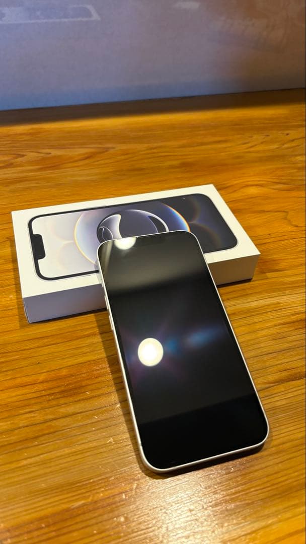 即購入⭕️iPhone16e 256GB ホワイト