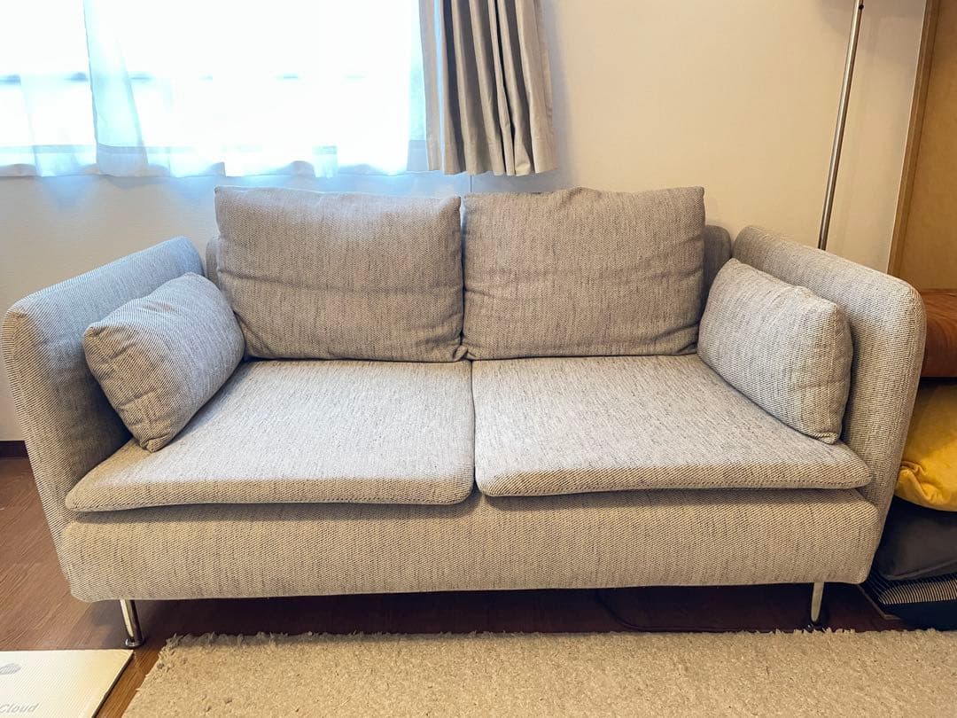 【送料込】IKEA ソーデルハムン 3人掛けコンパクトソファ　アームレスト付き