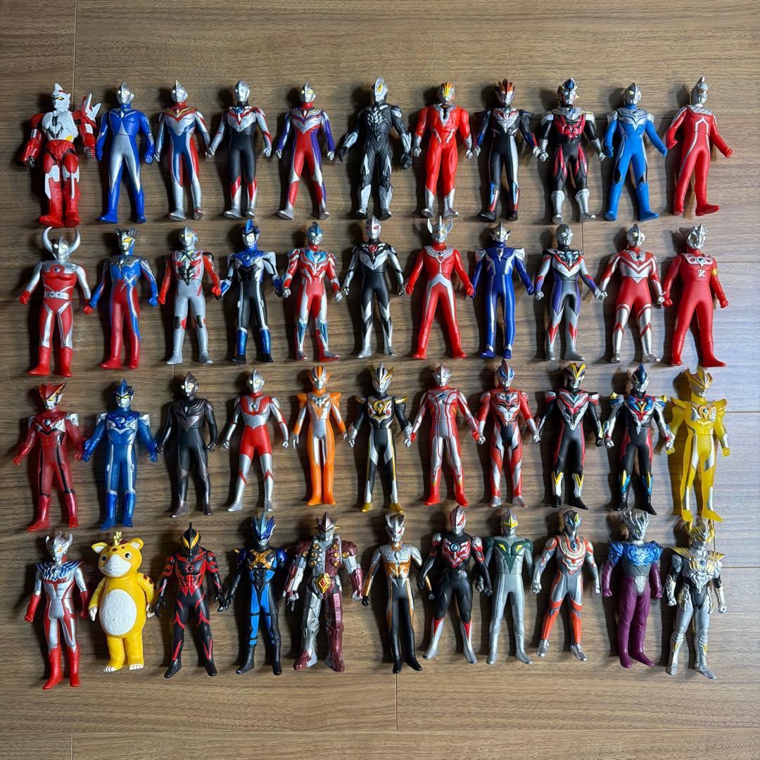 うーでぃー　ウルトラマン44体と怪獣53体まとめ売り