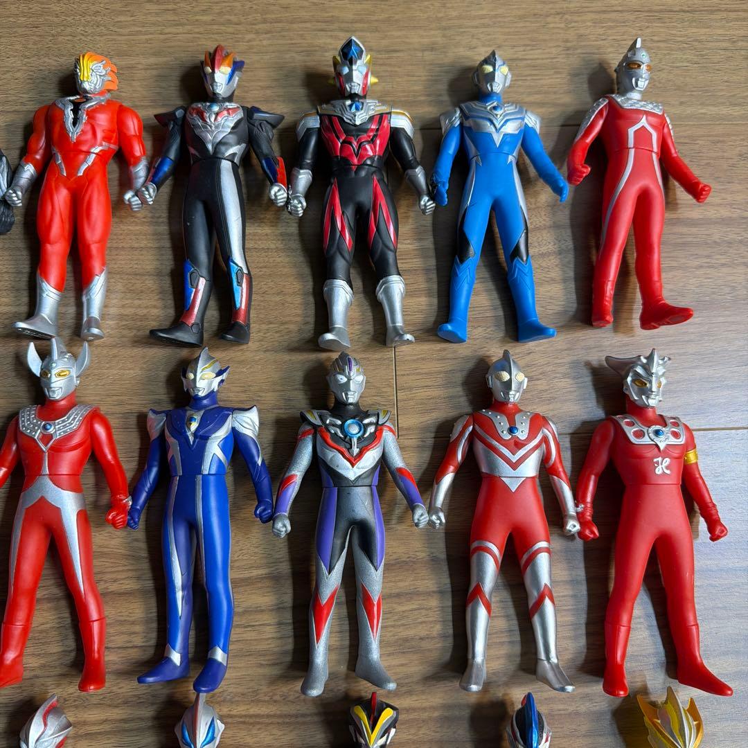 うーでぃー　ウルトラマン44体と怪獣53体まとめ売り