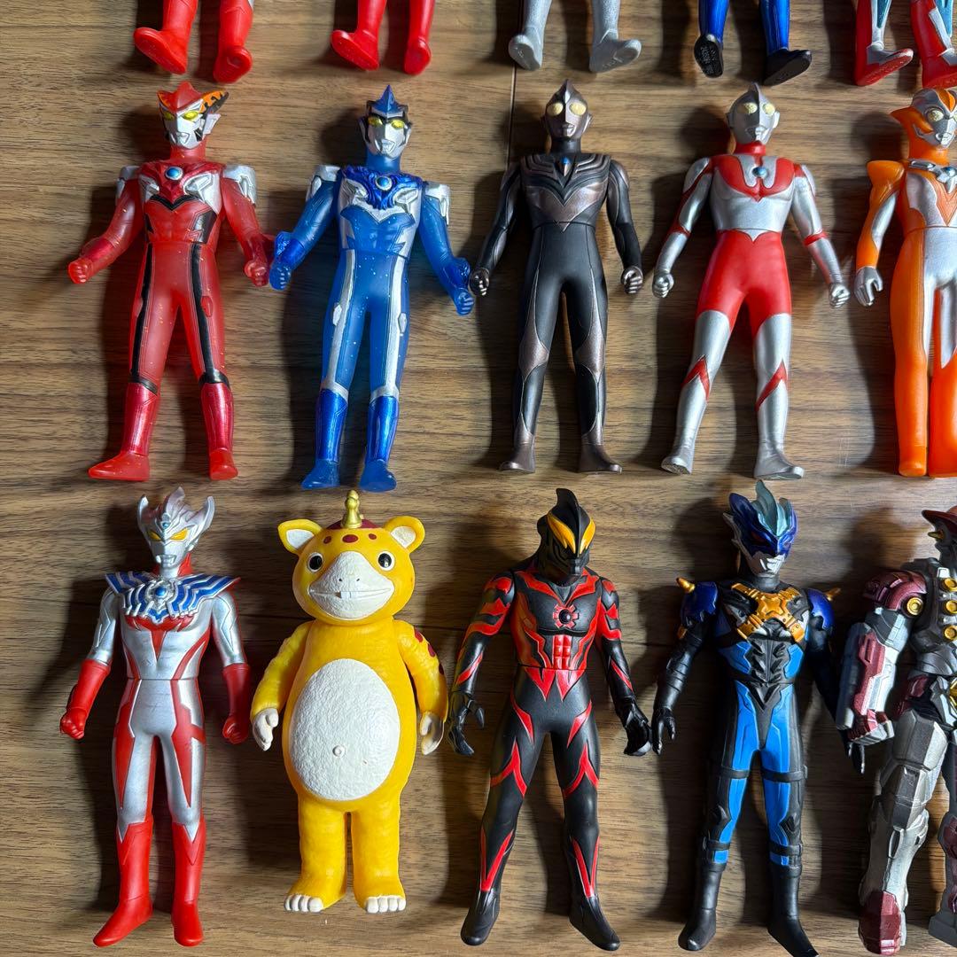 うーでぃー　ウルトラマン44体と怪獣53体まとめ売り
