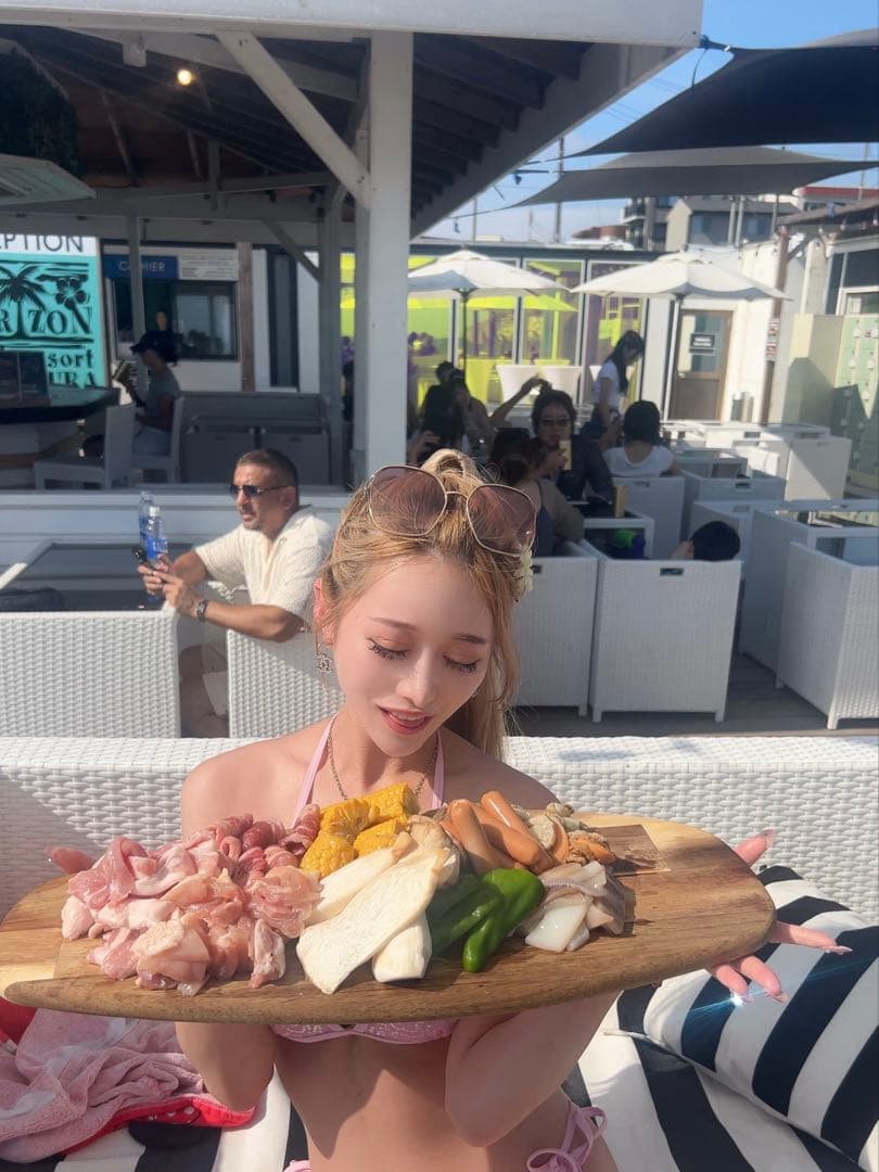 ぎらぎらぴんくビキニ