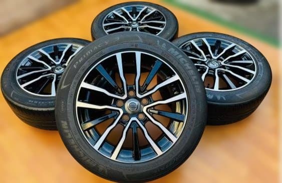 VOLVO ボルボ V40 純正 16インチ ミシュラン タイヤ・ホイールセット