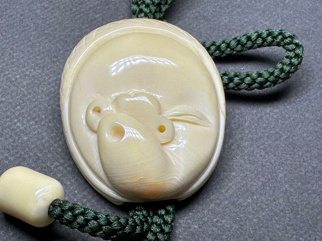 抹香鯨歯　マッコウクジラループタイ　ひょっとこ　アンティーク　和彫　骨董　飾り物