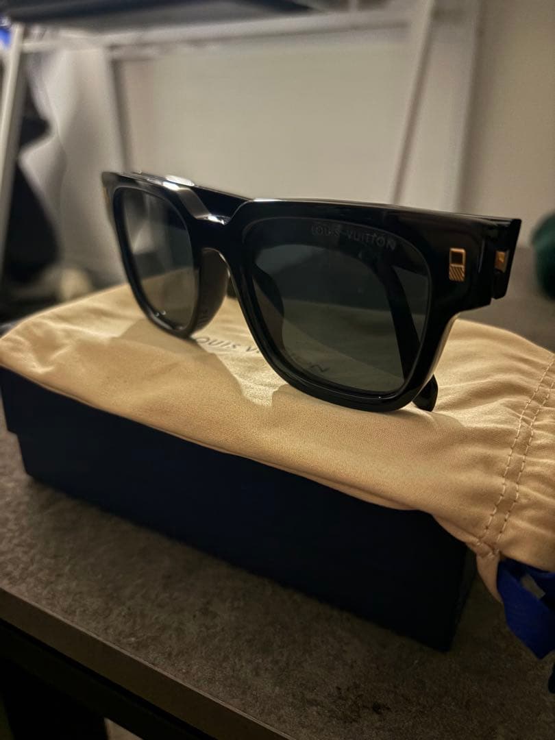 Louis Vuitton ブラック サングラス