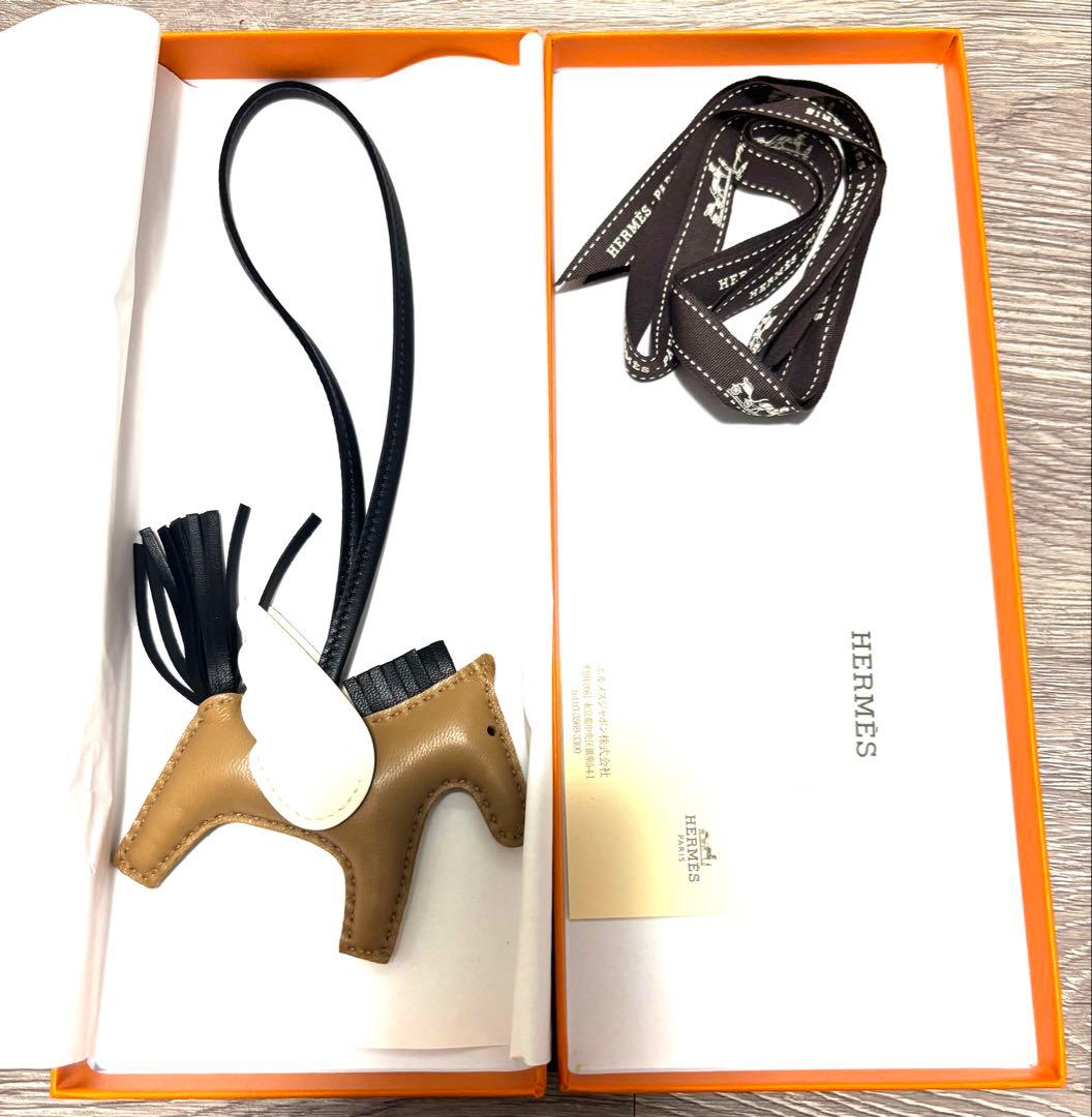 【新品・未使用】HERMES ロデオ ペガサスチャーム　PM 黒・ナタ・チャイ