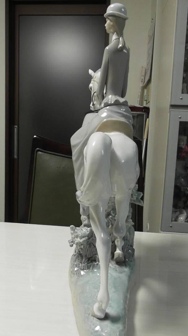 ヨシカネ　LLADRO　リヤドロ　【白い馬の少女】１４　リアドロ　L486