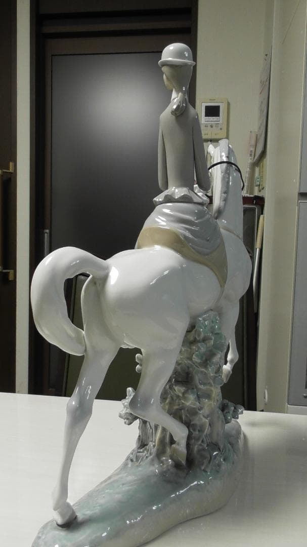 ヨシカネ　LLADRO　リヤドロ　【白い馬の少女】１４　リアドロ　L486