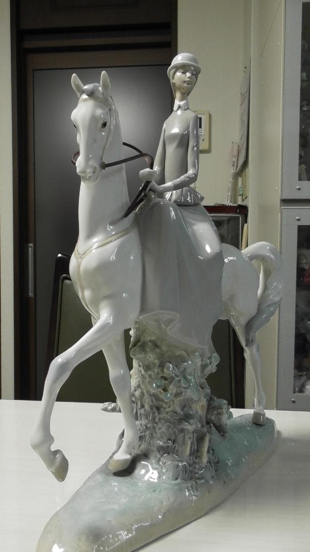 ヨシカネ　LLADRO　リヤドロ　【白い馬の少女】１４　リアドロ　L486