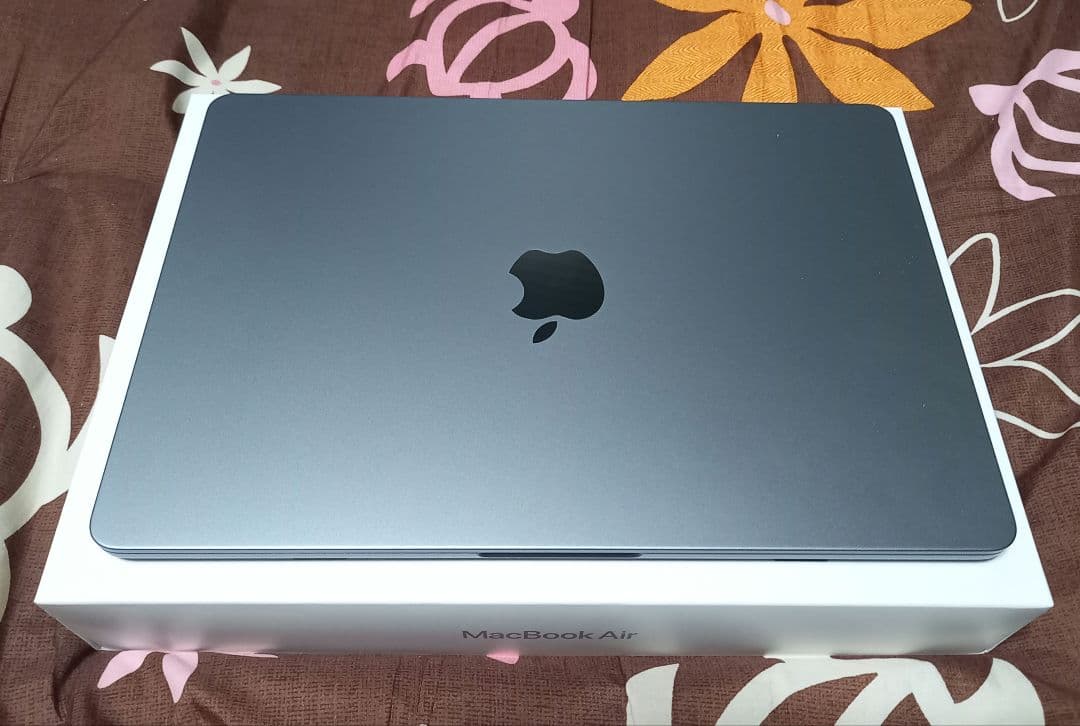 MacBook Air - M2チップ スペースグレー